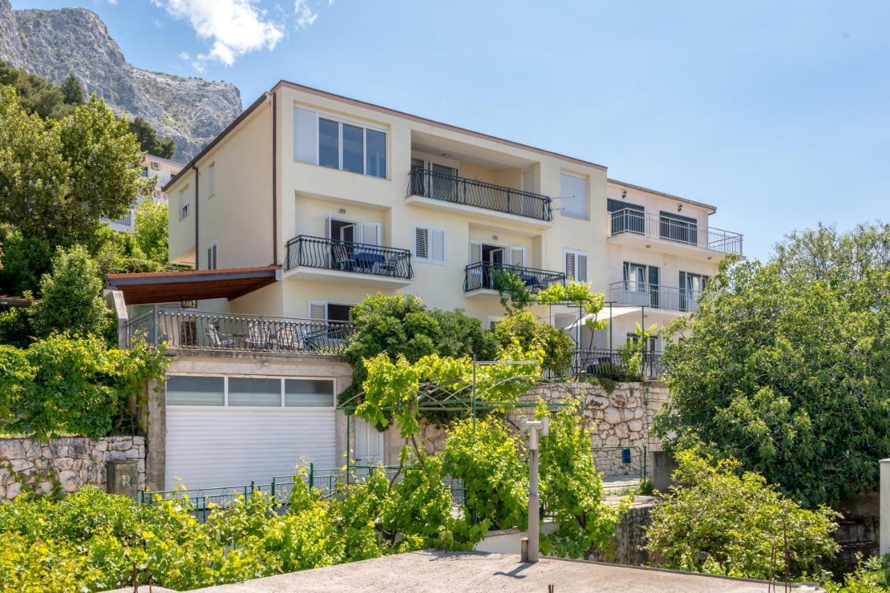 Apartmani Mirta Omis A エクステリア 写真