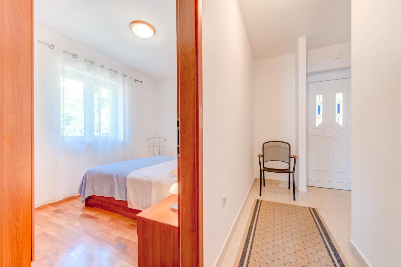 Apartmani Mirta Omis A エクステリア 写真