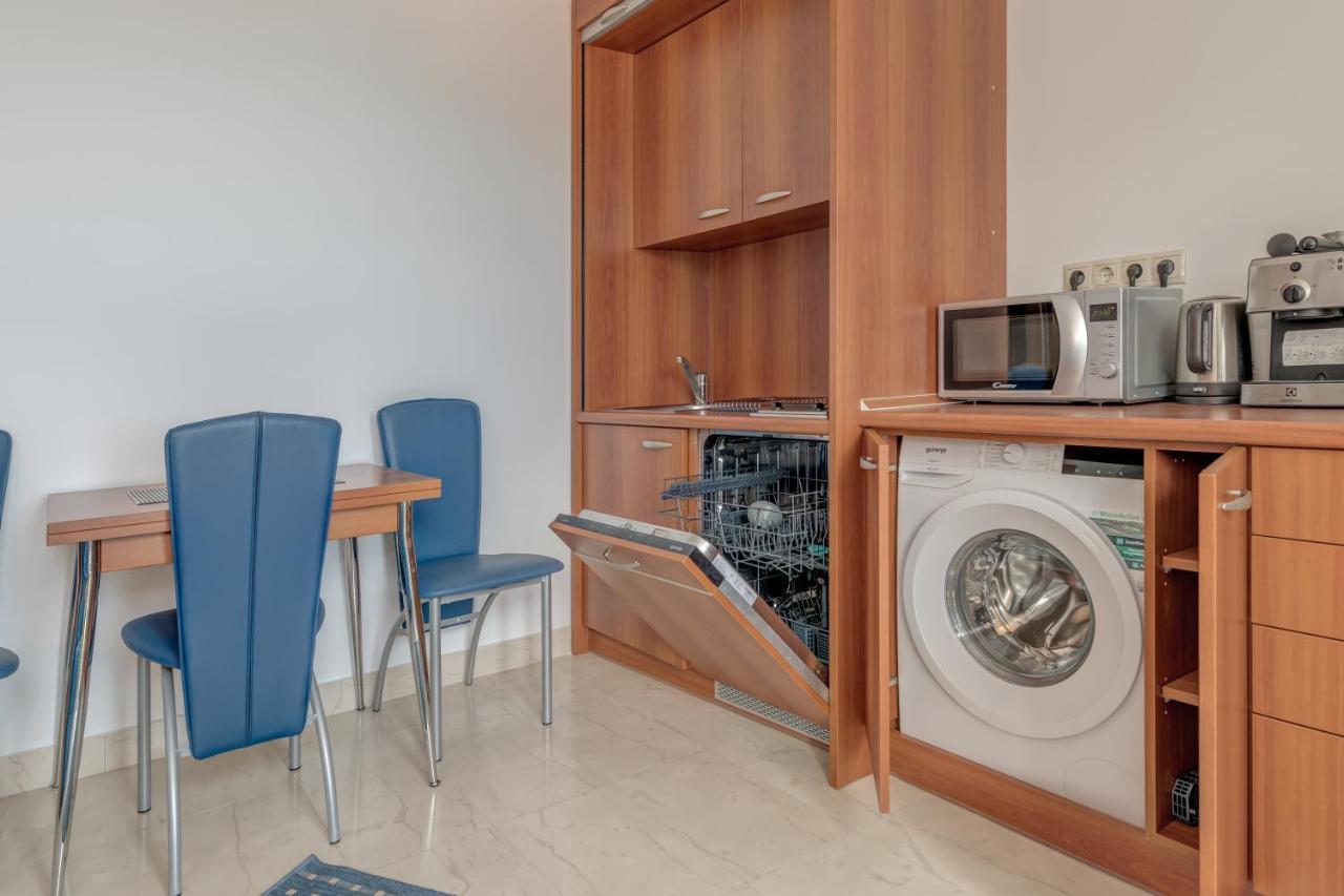 Apartmani Mirta Omis A エクステリア 写真